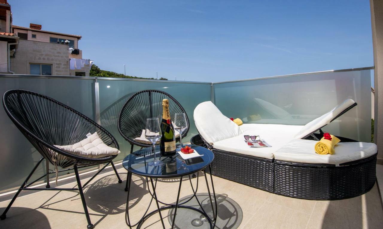 Velvet Apartment *